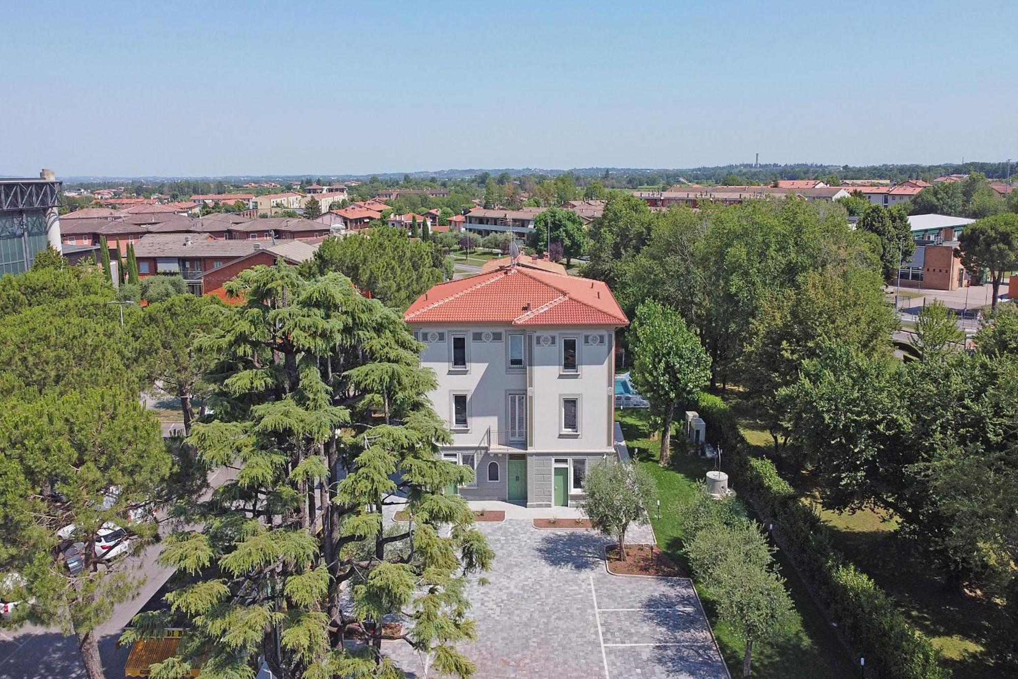 Villa Caterina Apartments By Wonderful Italy Desenzano del Garda Ngoại thất bức ảnh