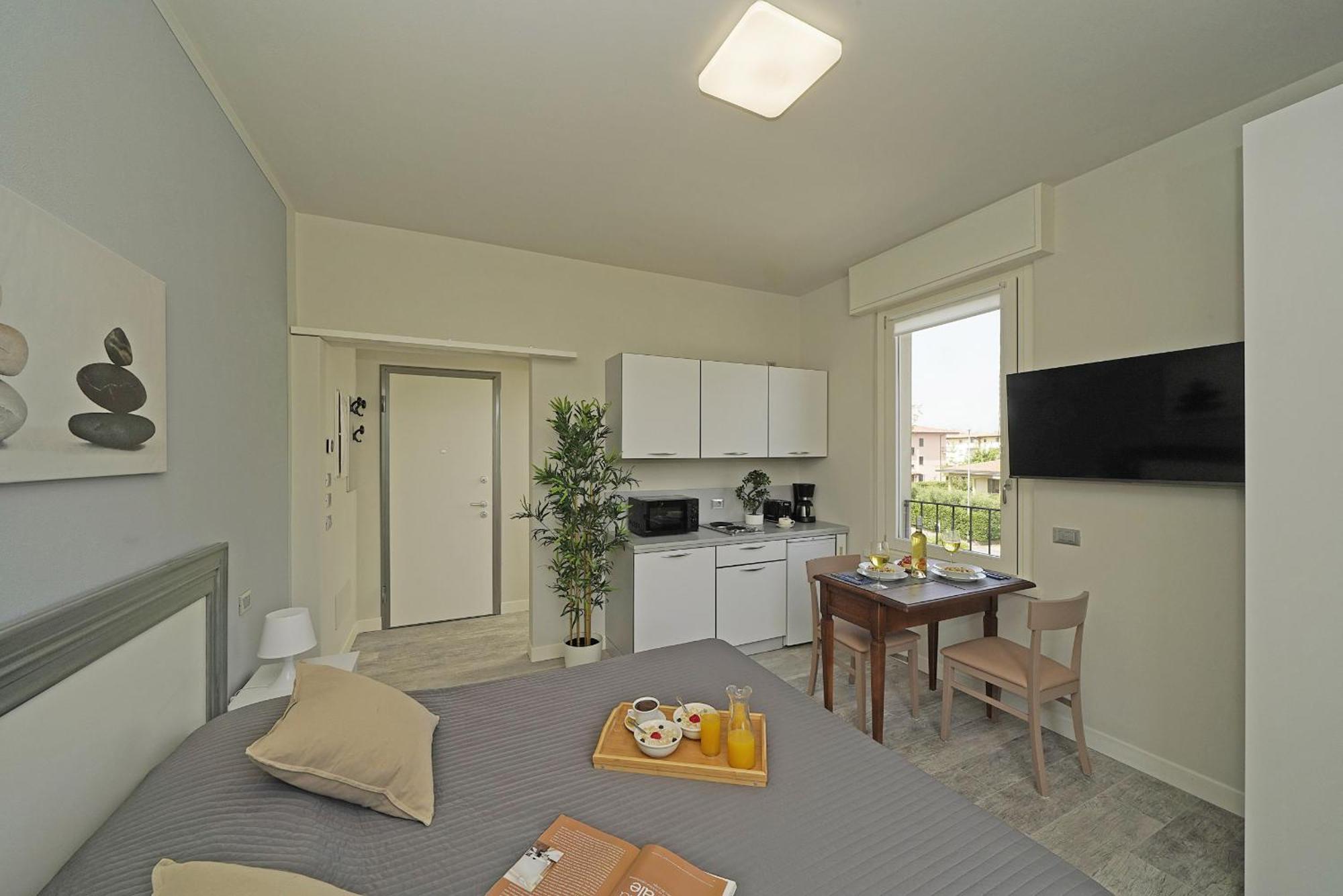 Villa Caterina Apartments By Wonderful Italy Desenzano del Garda Ngoại thất bức ảnh