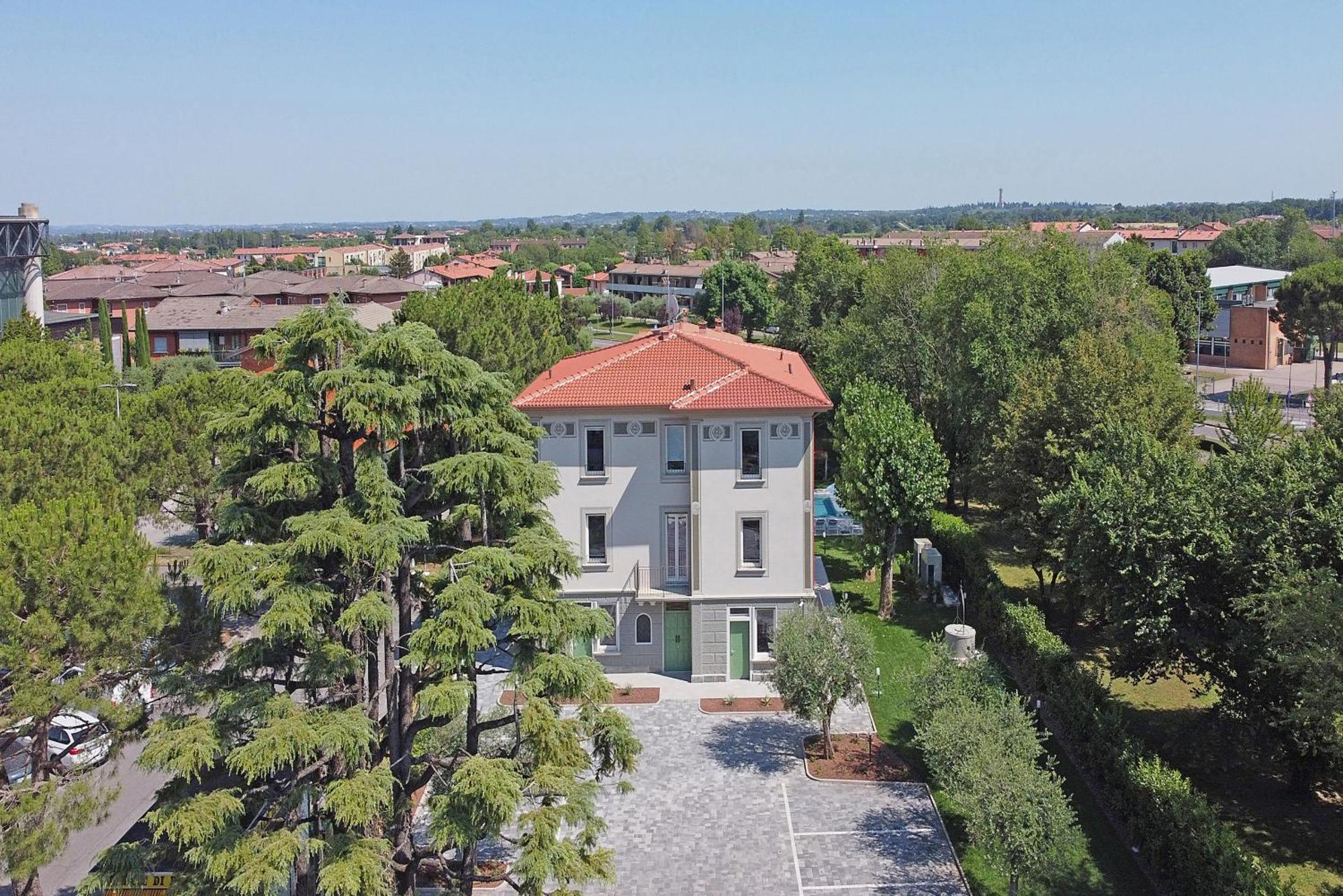 Villa Caterina Apartments By Wonderful Italy Desenzano del Garda Ngoại thất bức ảnh