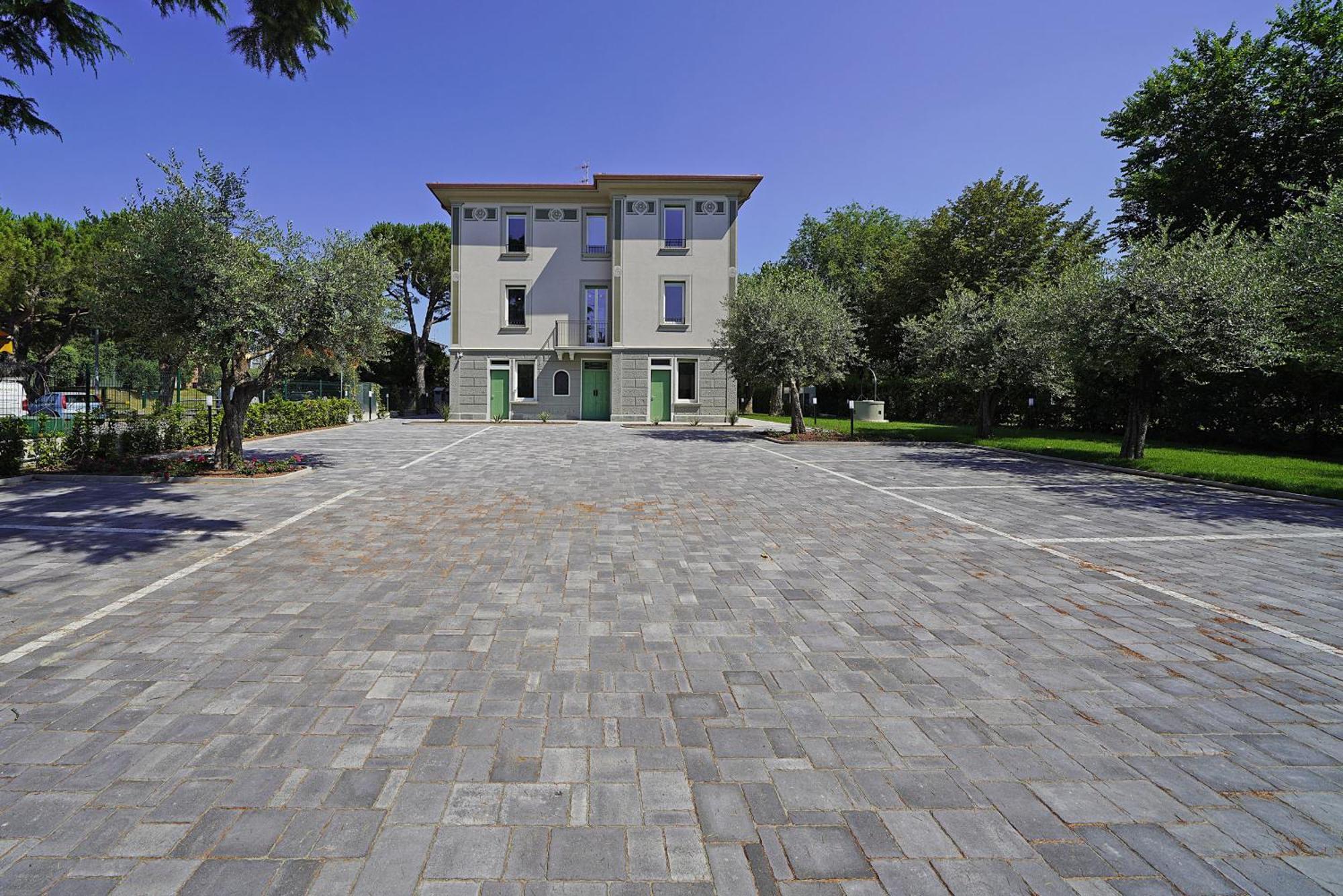 Villa Caterina Apartments By Wonderful Italy Desenzano del Garda Ngoại thất bức ảnh