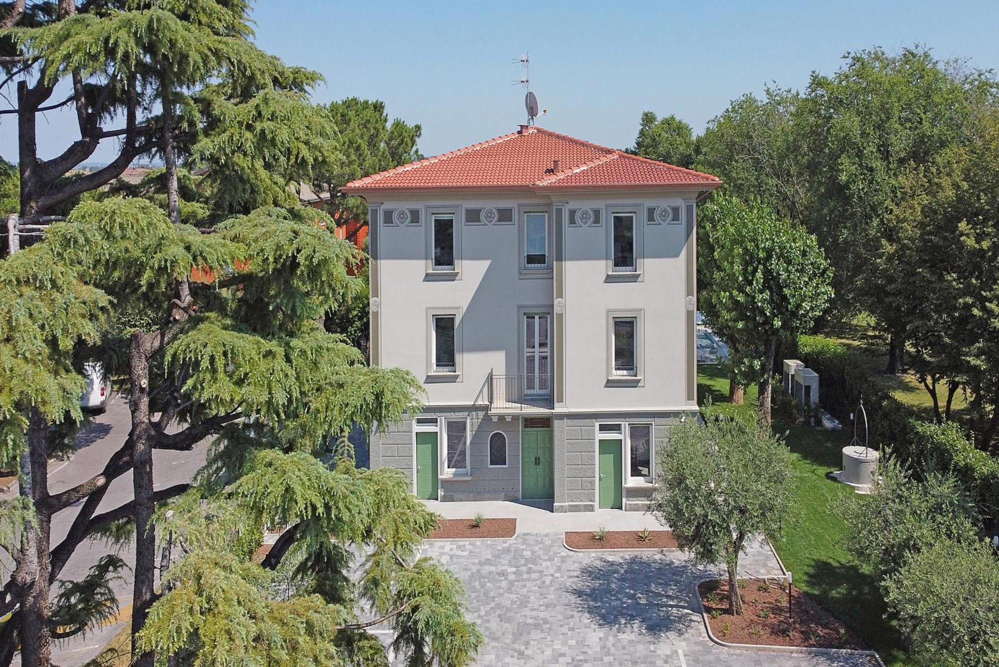 Villa Caterina Apartments By Wonderful Italy Desenzano del Garda Ngoại thất bức ảnh
